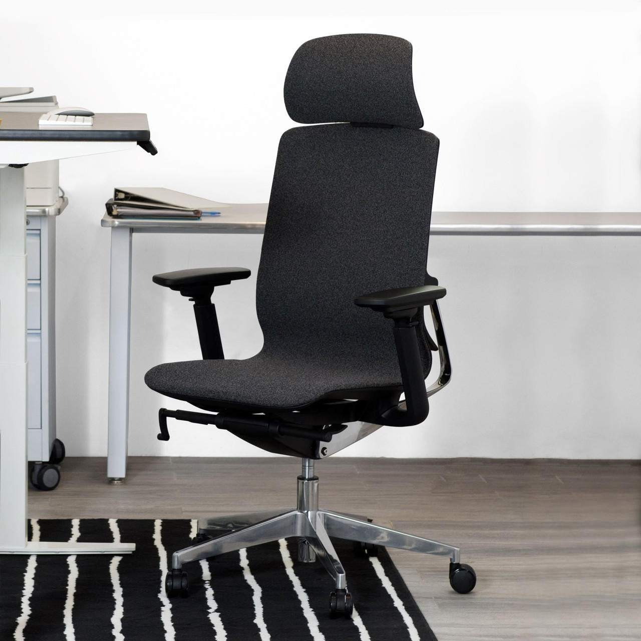 versadesk-altus-executive-chair__59374